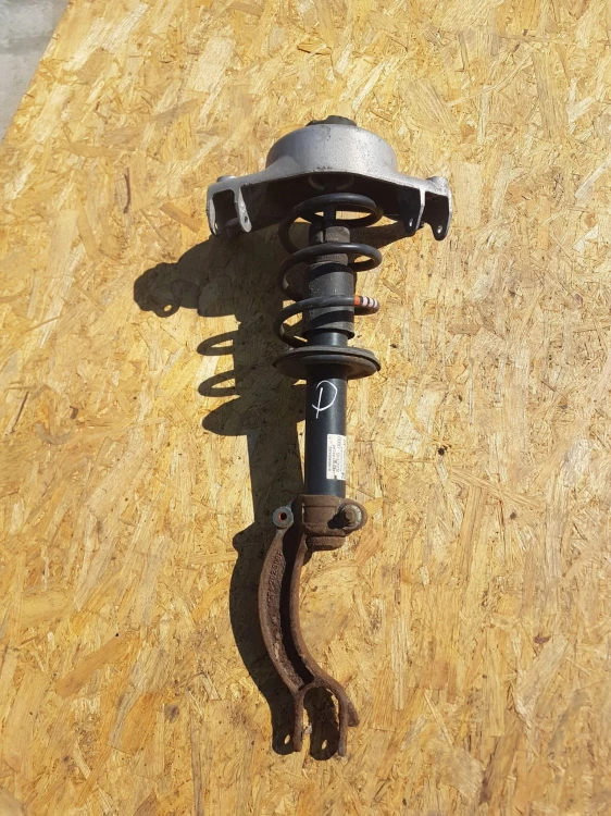 AMORTYZATOR PRAWY PRZÓD AUDI A4 B8 A5 8K0413031AE