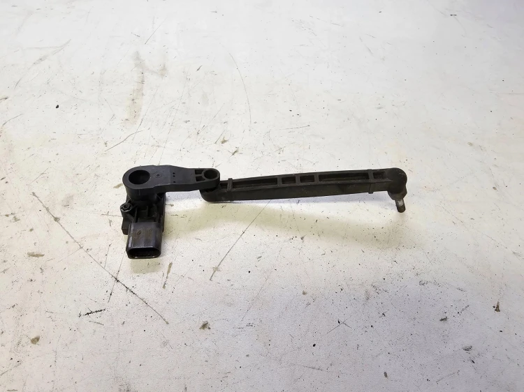 CZUJNIK POZIOMOWANIA ŚWIATEŁ AUDI A6 C8 4K0907504
