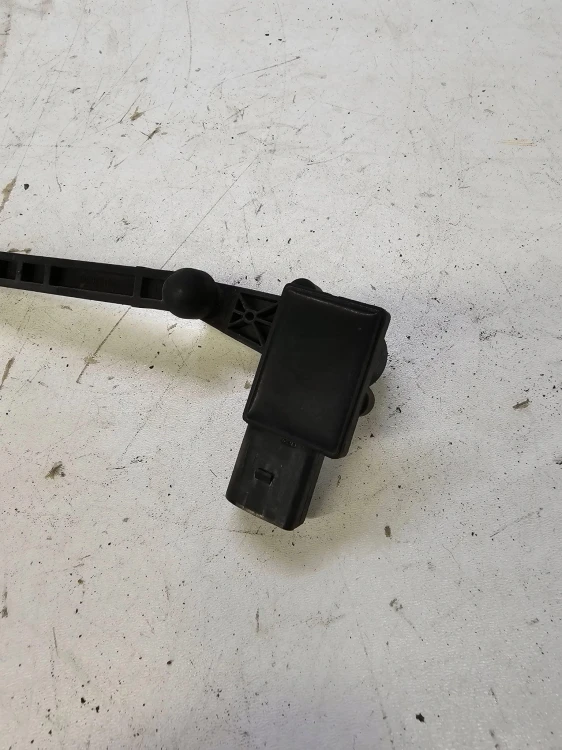 CZUJNIK POZIOMOWANIA ŚWIATEŁ AUDI A6 C8 4K0907504