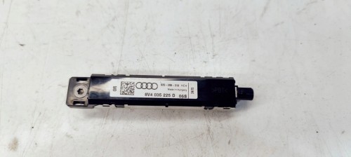 WZMACNIACZ ANTENOWY AUDI A3 8V 8V4035225D