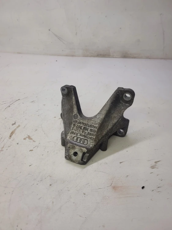 ŁAPA PODPORA SILNIKA AUDI A6 C6 3.0 T 8E0199307Q