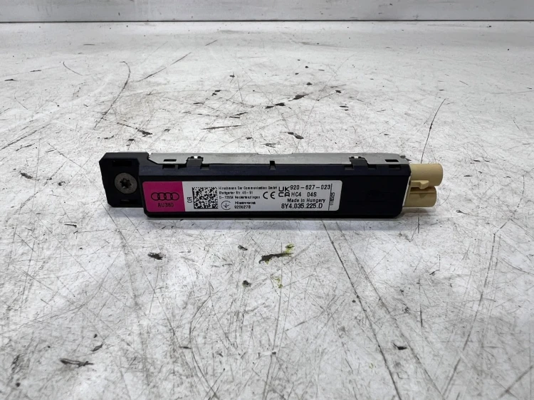 WZMACNIACZ ANTENY VW AUDI A3 8Y 8Y4035225D