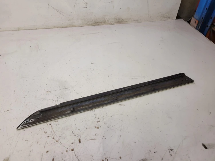 LISTWA DRZWI PRAWY TYŁ AUDI A3 8P LIFT 5D LY9C