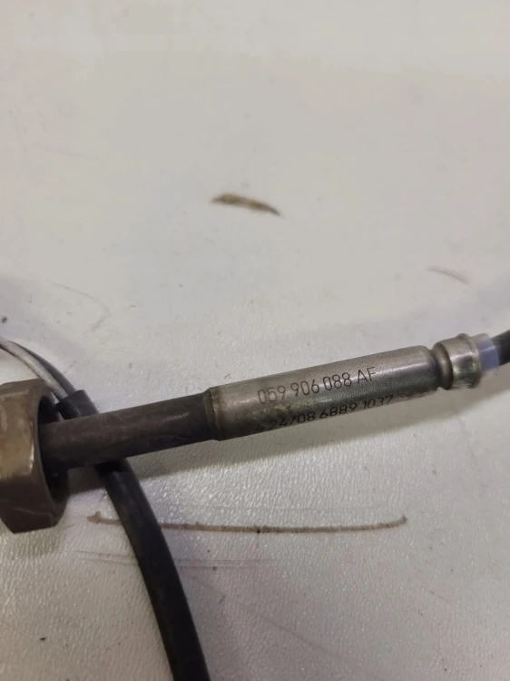 CZUJNIK TEMPERATURY SPALIN AUDI VW 059906088AF