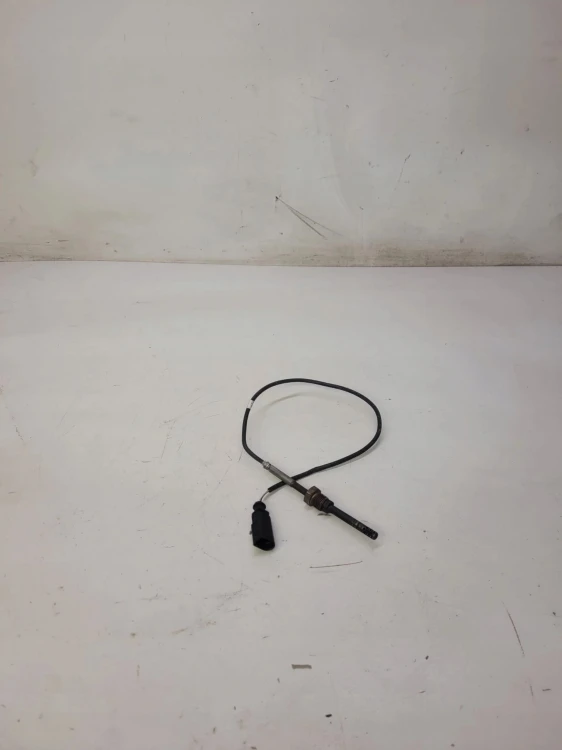 CZUJNIK TEMPERATURY SPALIN AUDI VW 059906088AF