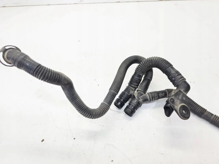 RURA PRZEWÓD WĄŻ ODMY AUDI A4 B7 A6 C6 3.2 FSI 06E103217K