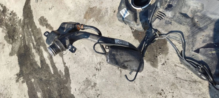 BAK ZBIORNIK PALIWA AUDI A6 C6 4F0201021GE BENZYNA