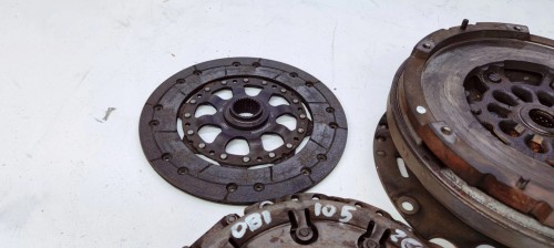 SPRZĘGŁO KOŁO DWUMAS AUDI A4 A5 TFSI 0B1105266N *3