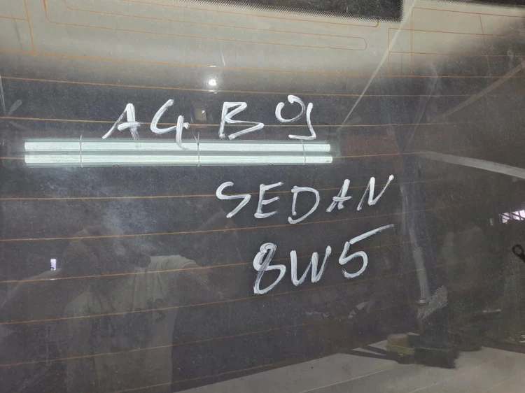 SZYBA TYLNA TYŁ AUDI A4 B9 SEDAN 8W5845501 2016R *2*