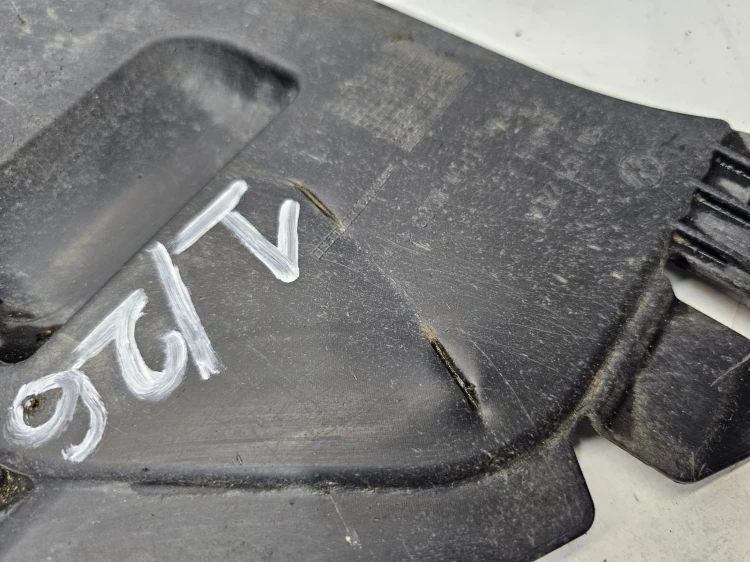 OSŁONA PŁYTA PODWOZIA LEWA PRZEDNIA AUDI A3 8V 5Q0825271A