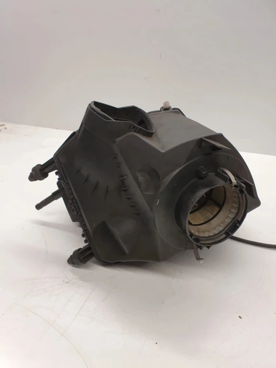 OBUDOWA FILTRA POWIETRZA AUDI A6 C6 4F0133837BB