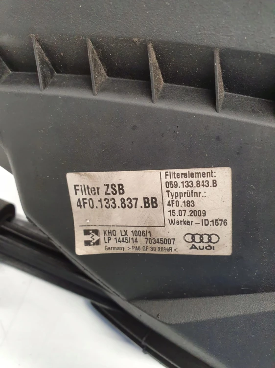 OBUDOWA FILTRA POWIETRZA AUDI A6 C6 4F0133837BB