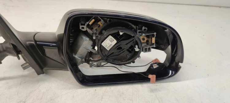 LUSTERKO PRAWE STELAŻ AUDI A4 B8 LZ5A 6 PIN EU
