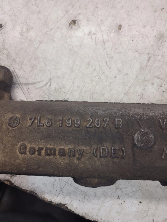 ŁAPA WSPORNIK SILNIKA BELKA AUDI Q7 4L 7L6199207B