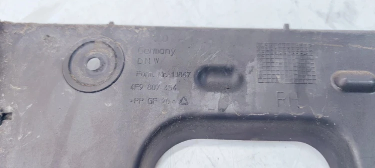 ŚLIZG ZDERZAKA PRAWY TYŁ AUDI A6 C6 4F9807454