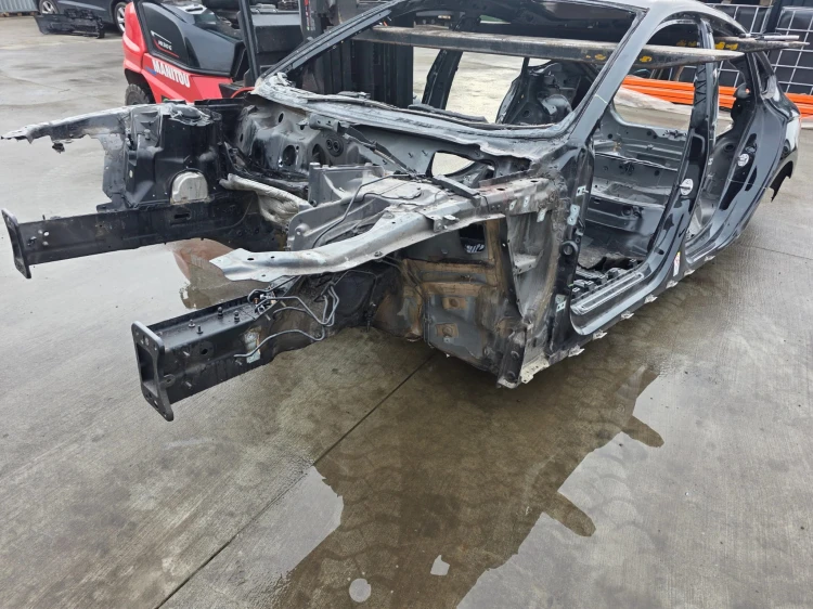 ĆWIARTKA PODŁUŻNICA FARTUCH LEWY AUDI A5 8W OD 2016 ROKU !!!