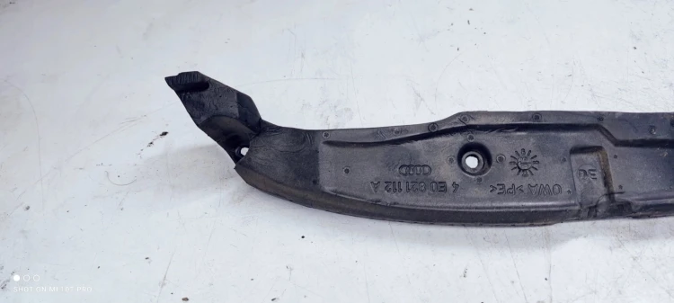 WYGŁUSZENIE BŁOTNIKA PRAWE AUDI A3 D3 4E0821112A
