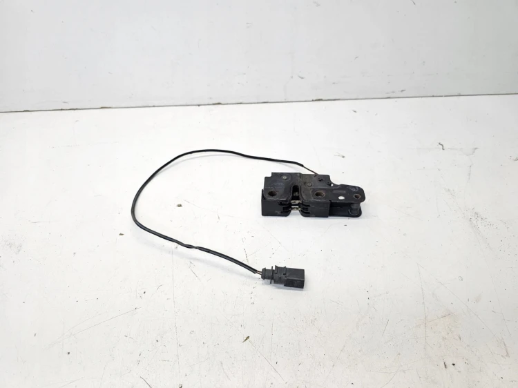 ZAMEK MASKI RYGIEL AUDI A3 8P LIFT 08-12 8P0823509H