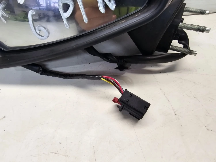 LUSTERKO ZEWNĘTRZNE LEWE AUDI A3 8V 8V4 LY9B 6-PIN UK