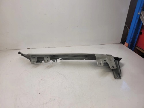 MOCOWANIE BŁOTNIKA PRAWE AUDI Q7 4L0805158A