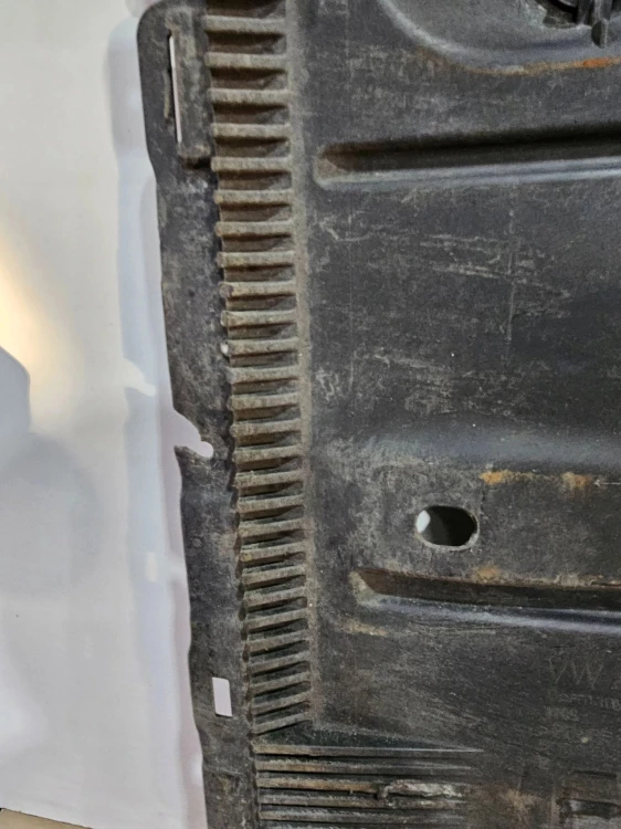 OSŁONA PŁYTA PODWOZIA LEWA AUDI A3 8V 5Q0825201L