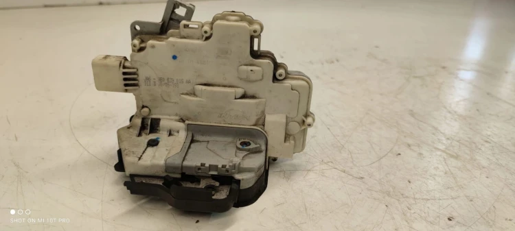 ZAMEK DRZWI LEWY TYŁ AUDI 8E0839015AA 8 PIN