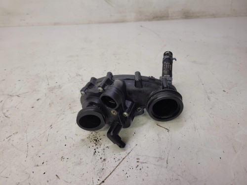 TERMOSTAT OBUDOWA AUDI A4 A5 A6 3.0TDI 059121111BM