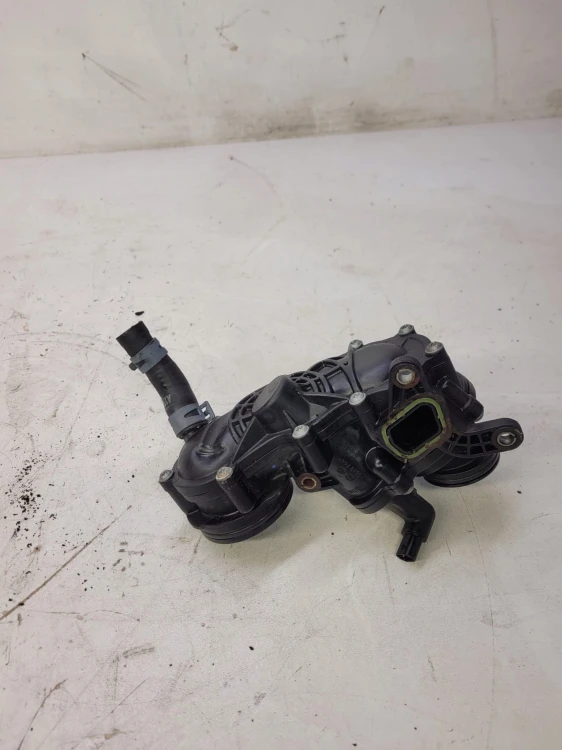 TERMOSTAT OBUDOWA AUDI A4 A5 A6 3.0TDI 059121111BM