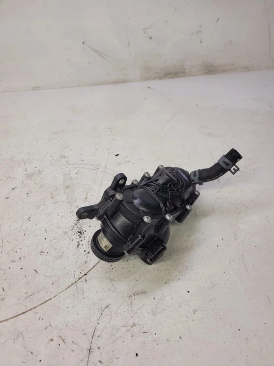 TERMOSTAT OBUDOWA AUDI A4 A5 A6 3.0TDI 059121111BM