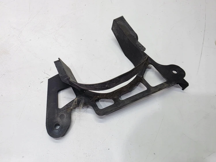 OSŁONA PÓŁOSI PRAWA AUDI Q5 FY 80A863188A