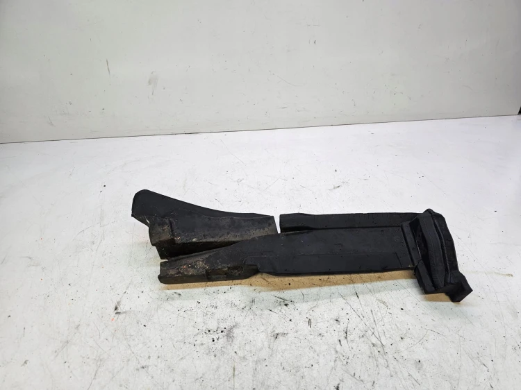 WYGŁUSZENIE BŁOTNIKA LEWE AUDI Q3 8U0823721A