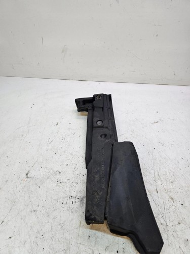 WYGŁUSZENIE BŁOTNIKA LEWE AUDI Q3 8U0823721A