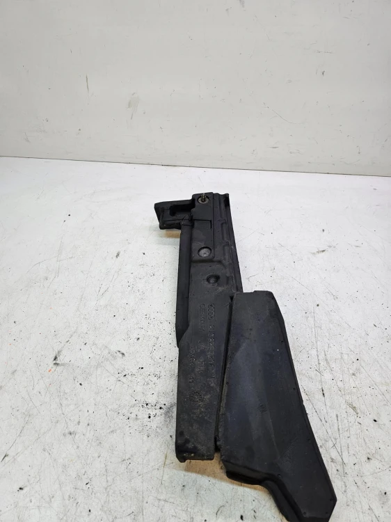 WYGŁUSZENIE BŁOTNIKA LEWE AUDI Q3 8U0823721A