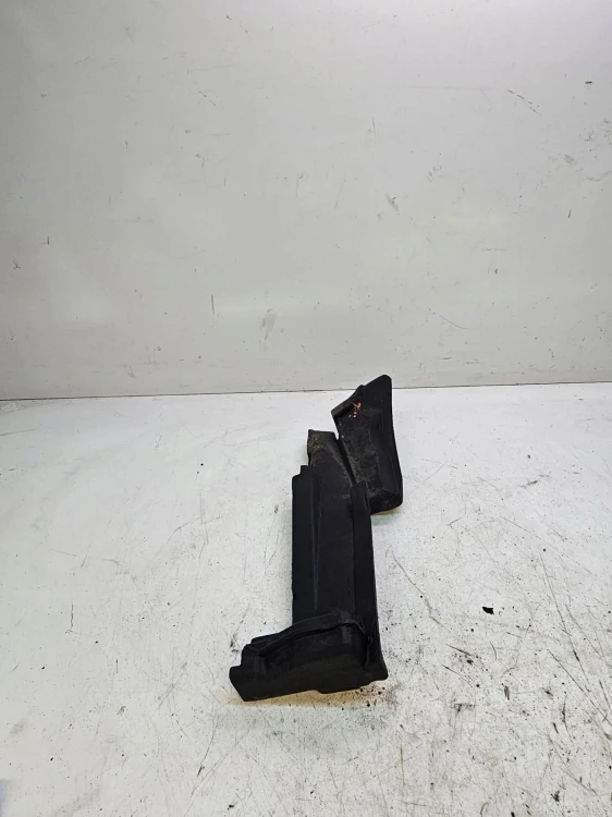 WYGŁUSZENIE BŁOTNIKA LEWE AUDI Q3 8U0823721A