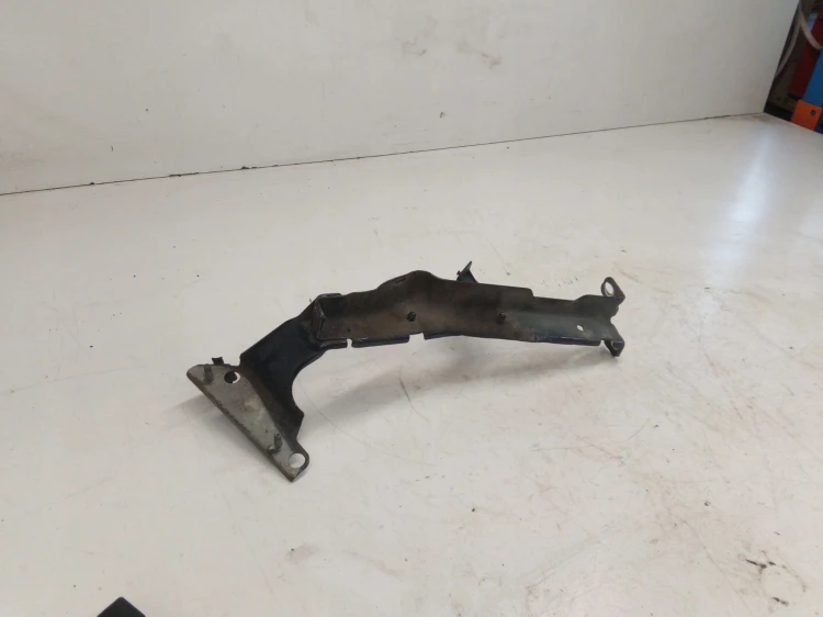 WSPORNIK BŁOTNIKA LEWY AUDI A4 B8 8K0821135C