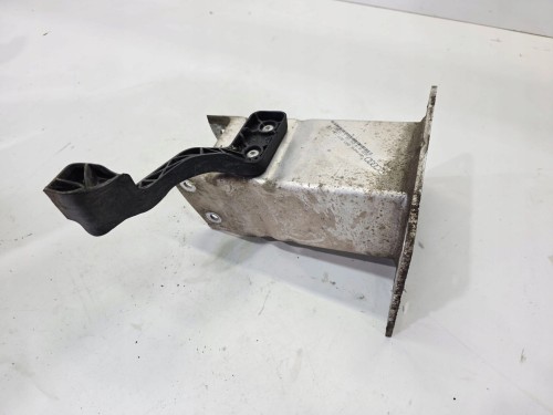 STREFA ZGNIOTU PODŁUŻNICY PRAWA AUDI A4 B9 8W0807134