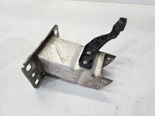 STREFA ZGNIOTU PODŁUŻNICY PRAWA AUDI A4 B9 8W0807134