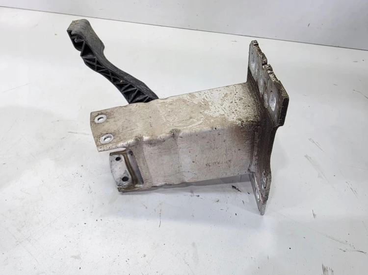 STREFA ZGNIOTU PODŁUŻNICY PRAWA AUDI A4 B9 8W0807134