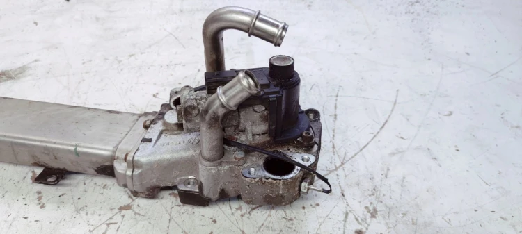 CHŁODNICA SPALIN EGR AUDI VW 2.0 TDI 03L131512AF
