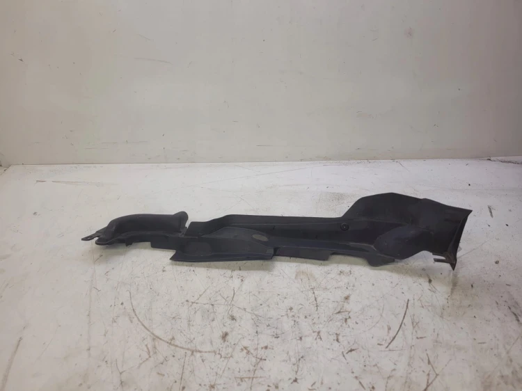 NAKŁADKA BŁOTNIKA LEWA AUDI A4 B9 8W0821169B