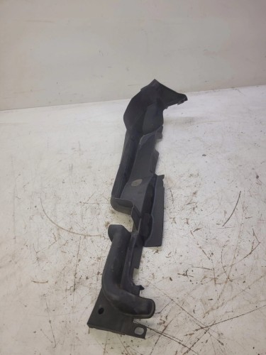 NAKŁADKA BŁOTNIKA LEWA AUDI A4 B9 8W0821169B