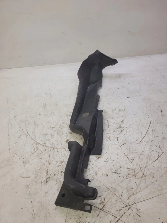 NAKŁADKA BŁOTNIKA LEWA AUDI A4 B9 8W0821169B