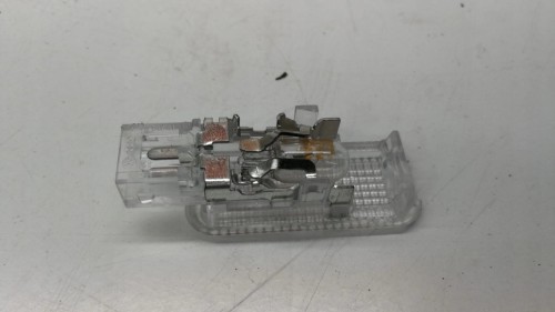 LAMPKA OŚWIETLENIE KABINY AUDI A3 A4 A5 4B0947415