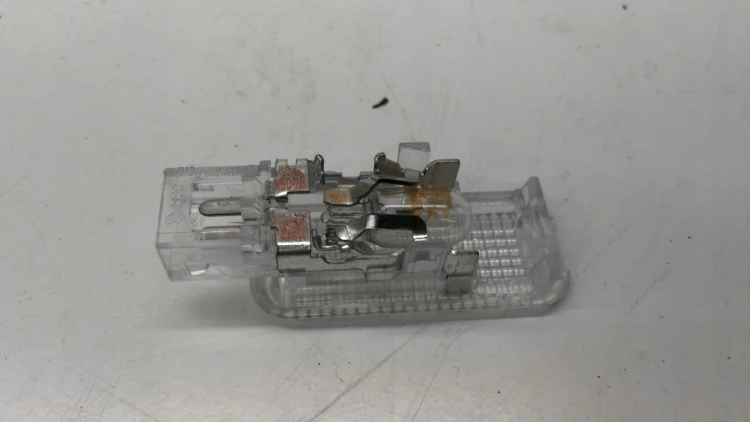 LAMPKA OŚWIETLENIE KABINY AUDI A3 A4 A5 4B0947415