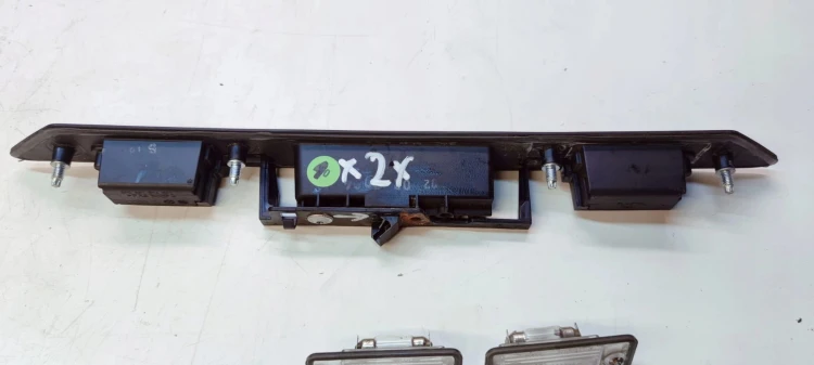 PODŚWIETLENIE TABLICY BLENDA AUDI A3 8P 8P0827574 *2*