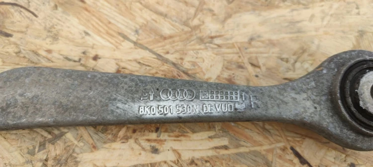 WAHACZ PRAWY TYŁ GÓRNY AUDI A4 B8 A5 8T 8K0501530N