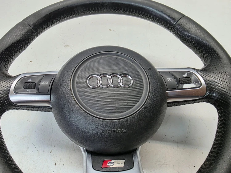 KIEROWNICA SKÓRA PIKOWANA ŚCIĘTA AUDI A3 8P A4 B7 TT 8J 8J0419091J KOMPLET