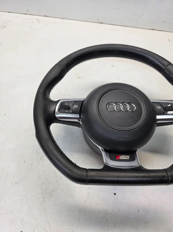 KIEROWNICA SKÓRA PIKOWANA ŚCIĘTA AUDI A3 8P A4 B7 TT 8J 8J0419091J KOMPLET