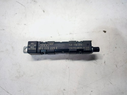 ANTENA WZMACNIACZ ANTENOWY AUDI A5 8T CABRIO 8F0035225E