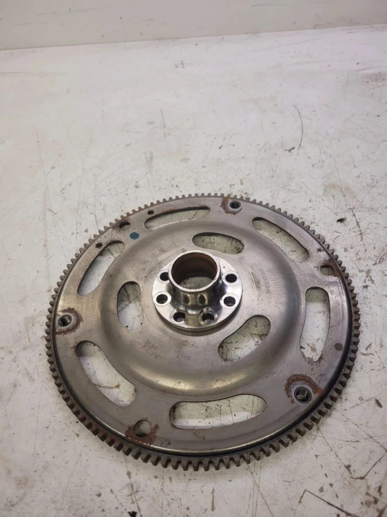 KOŁO ZAMACHOWE AUDI A4 B9 A5 2.0 TDI 06H105323AE